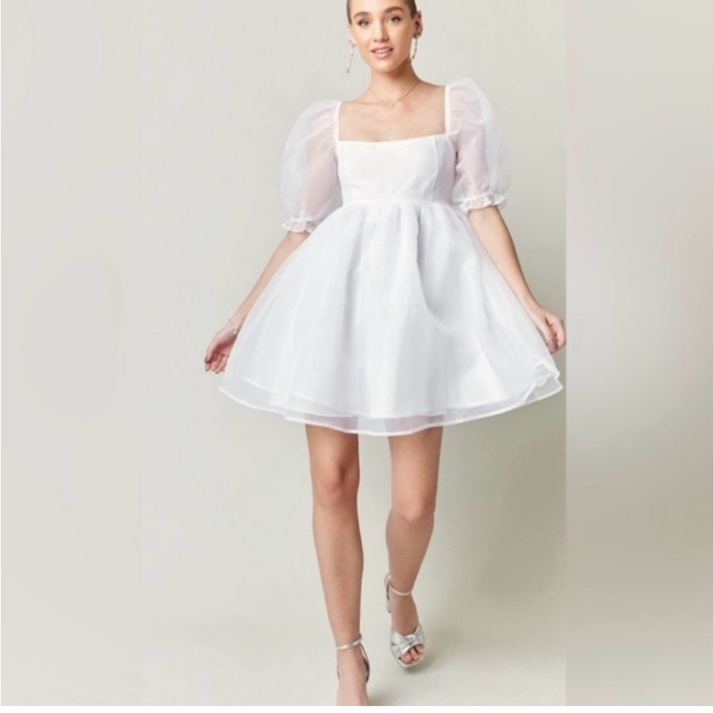 Elegant White Puff Sleeve Dress